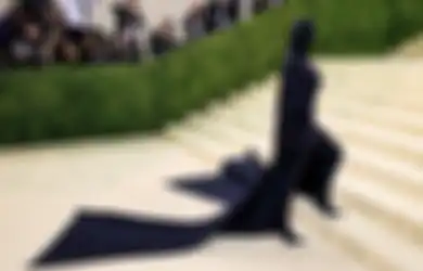Tampil Ikonik di Met Gala 2021, Hair Extension Kim Kardashian Punya Harga Fantastis!