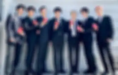 Pertama Kalinya Terlihat di Bandara, BTS Pamerkan Paspor Diplomatiknya untuk Terbang ke New York, Ternyata Ini Fungsinya