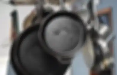 Bisa Kinclong Tanpa Digosok, Membersihkan Pantat Wajan dan Panci yang Gosong Ternyata Semudah Ini, Dijamin Bikin Emak-emak Kegirangan