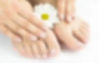 Tak Perlu Buang Uang untuk Mani Pedi ke Salon, Simak 4 Tips Hidup Merawat Kuku Agar Tetap Cantik dan Sehat, Salah Satu Kuncinya Ada di Nomor 3!