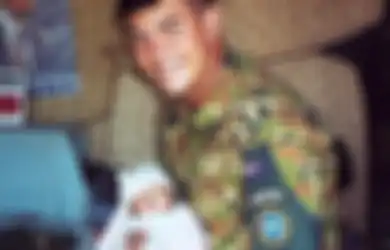 'Bayi Laki-laki Itu Lahir dan Badai pun Berhenti', Kisah Pertemuan Kembali Pasukan Penjaga Perdamaian dengan Anak Timor Leste yang 2 Dekade Silam Dia Bantu Lahirkan ke Bumi