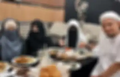 Bikin Terharu Foto Ustaz Arifin Ilham Buka Puasa Bareng 3 Bidadari, Istri ke-3 Sang Pendakwah Tak Dapat Warisan, Janji Alvin Faiz Disorot