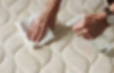 Anti Pusing Tujuh Keliling, Ternyata Ini Tips Mudah Hilangkan Noda Bekas Menstruasi di Kasur, Cukup Tabur 1 Bahan Ini Auto Bersih dalam 30 Menit!