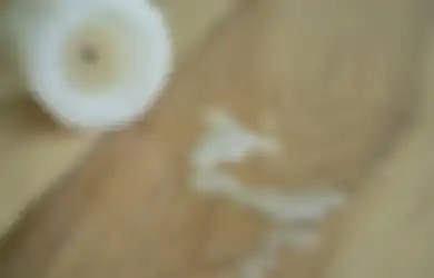 Cukup Lakukan Cara Sederhana Ini untuk Hilangkan Lelehan Lilin di Setiap Perabotan Rumah Tangga, Mulai dari Pakaian Hingga Furnitur Kayu