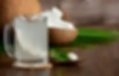 Enggak Bikin Sakit-sakitan, Cuma Rebus Air Kelapa lalu Minum Hangat-hangat Tiap Pagi, Siapa Sangka Penyakit Ini Bisa Hilang dari Tubuh