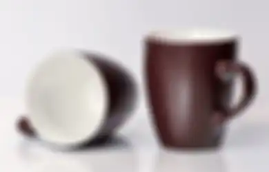 Jangan Buru-buru Beli Baru, Cangkir dengan Noda Teh dan Kopi Ternyata Bisa Kembali Kinclong dengan Bantuan Bahan Alami Ini