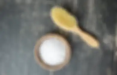 Dijamin Bikin Emak-emak Kaget dengan Manfaat Ajaibnya, Coba Siram Air Garam ke Lantai Kamar Mandi dan Lihat Perubahan yang Terjadi