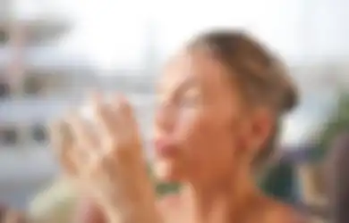 Mulai Sekarang Coba Minum 2 Gelas Air Putih Sebelum Makan, Tubuhmu Bakal Merasakan Perubahan Luar Biasa ini, Dijamin Nggak Rugi
