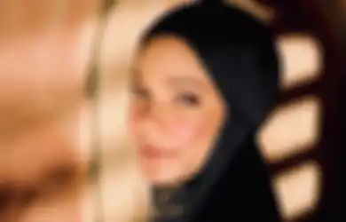 Biodata Artis Dewi Sandra, Aktris Lawas yang Sudah 9 Tahun Hijrah, Ternyata Awal-awal Berhijab Sempat Nangis karena Hal Ini