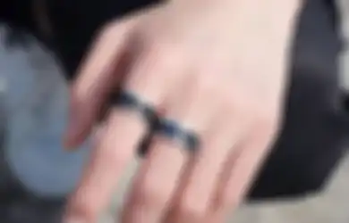 Diklaim Bisa Usir Rasa Cemas, Inilah Anxiety Ring, Cincin yang Lagi Trend dengan Bentuk Unik dan Beragam!