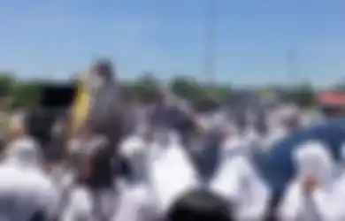 Tak Terima Muridnya yang Masih Remaja Dinikahkan dengan Tokoh Agama, Guru dan Puluhan Siswa Unjuk Rasa Tolak Pernikahan di Bawah Umur