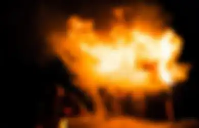 Kesal Tak Ada Makanan di Rumah, Seorang Wanita Nekat Bakar Rumahnya Hingga Hangus Tak Bersisa, yang Terjadi Selanjutnya Justru Bikin Geleng-geleng Kepala