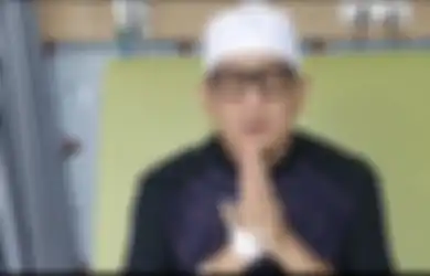 Foto Dorce Gamalama Terbaring Lemah di Ranjang RS Beredar, Ustaz Zacky Mirza Akhirnya Minta Maaf ke Netizen Usai Jenguk Bunda Dorce