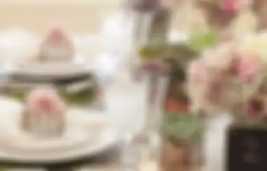 Sok-sokan Sewa Gedung Mahal hingga Makeup Artis Terkenal, Pengantin Ini Akhirnya Minta Para Tamu Undangan Cuci Piring Sendiri, Terungkap Budgetnya Ternyata Cuma Segini!
