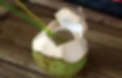 Bikin Kulit Cerah dan Tubuh Sehat, Konsumsi Air Kelapa di Waktu Ini Bakal Membuatmu Terheran-heran