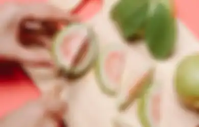 Kaya Akan Vitamin dan Antioksidan, Ternyata Jambu Biji Bisa Jadi Exfoliator Alami Buat Wajah Cerah dan Tampak Lebih Muda, Begini Resepnya!
