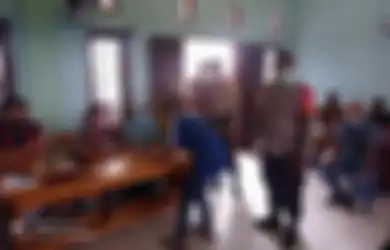 Foto Kapolsek Parigi yang Terancam Dipecat Terus Muncul, Prestasi Istri Oknum Polisi Mesum Jadi Sorotan