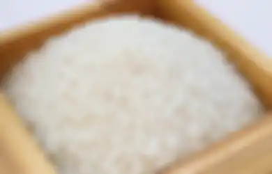 Enggak Sengaja Lakukan Kesalahan Ini, Buruan Taruh Bawang Putih dalam Wadah Beras, Jangan Kaget dengan Hasilnya yang di Luar Dugaan