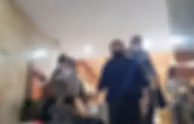 Kedua Lengannya Dipegang oleh Tim Kuasa Hukum, Olivia Nathania Jalan Sempoyongan Usai Dicecar 42 Pertanyaan oleh Penyidik