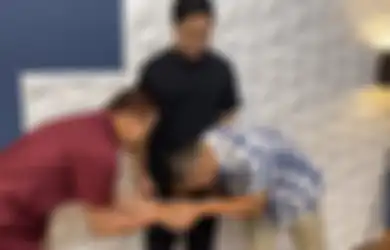 Foto Arie Untung Tengahi Permintaan Maaf McDanny Jadi Perdebatan, Komika Penghina Habib Rizieq Dilaporkan ke Polisi, Sudah Cium Tangan Pengacara Imam Besar