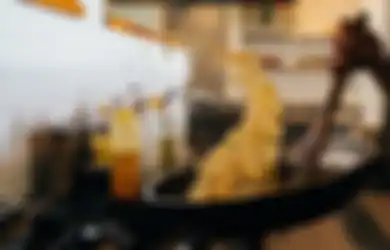 Bahayanya Nggak Main-main Buat Seisi Rumah, Tolong Mulai Sekarang Jangan Lagi Makan Nasi Goreng dengan 2 Bahan Ini
