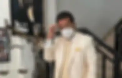 Kerap Pamer Cincin Berlian hingga Tinggal di Rumah Gedong Bak Istana, Makam Orang Tua Hotman Paris Disoroti Warganet: Kasih Marmer Terbaiklah