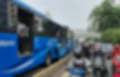 Foto Bagian Dalam Bus TransJakarta yang Hancur Beredar, Sopir Disebut Lakukan Kesalahan Sepele Ini