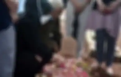 Innalillahi, Aktor Kawakan Ini Meninggal Dunia Usai Makan Siang, Sang Istri Syok saat Temukan Suaminya Tengkurap di Kloset: Pagi Dia Masih Gunting Kuku...
