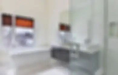 Suami Bingung Lihat Kelakuan Aneh Istrinya Tiap Malam, Ternyata Ini yang Dilakukan Sang Wanita di Dalam WC, Mengejutkan!