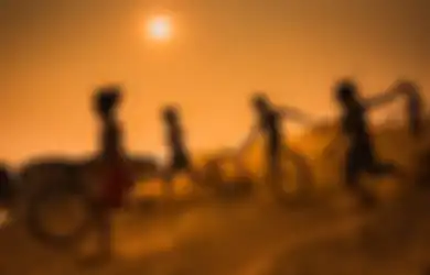 Jawaban Tuliskan Gagasan Utama Pada Setiap Paragraf Teks Bacaan Mengapa Harus Melaksanakan Hak