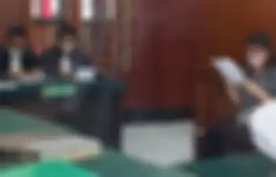 Muka Sampai Hancur Total, Terdakwa Pencemaran Nama Baik Klinik Kecantikan di Surabaya Curhat Sambil Terisak Saat Jalani Sidang, Nasibnya Bikin Ketar-ketir