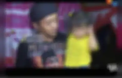 Foto Terkini Teddy Pardiyana Disebut Kurus Kering, Suami Lina Jubaedah Pasrah Tinggal di Gubuk Bambu, Putri Delina: Kerja Lah Om!