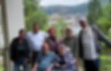 Foto Adik Rano Karno Dibanjiri Komentar, Pemain Sinetron Si Doel Disebut Menikah Sesama Jenis, Sahabat Maudy Koesnaedi Ungkap Fakta Mengejutkan