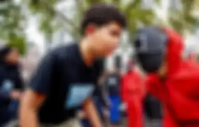 Sekolah Larang Siswa Pakai Atribut Squid Game, Terutama Kostum Merah Muda 
