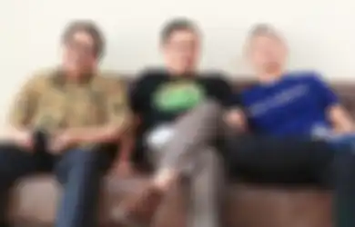 Foto Ade Armando Dihujat Habis-habisan, Sahabat Abu Janda Main Sebut Salat 5 Waktu Bukan Perintah Tertulis di Al Quran, Ahli: Dia Profesor Gagal