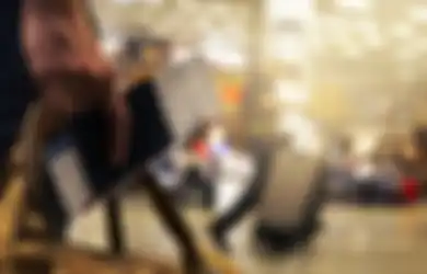 Rekam Penumpang Terlantar di Bandara, Wanita Ini Dihukum Satgas Udara dengan Alasan Ini