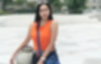 Statusya Ibu Anak Satu, Aura Kasih Tampil Seksi Pakai Dress Sepaha Pamer Lekuk Tubuh Aduhai, Pesonanya Tak Kalah dari ABG
