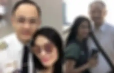 Gaji Suaminya Digadang-gadang Lebih Besar dari Presiden, Iis Dahlia Kelabakan Rumahnya Dipergoki Ayu Ting Ting dalam Keadaan Begini