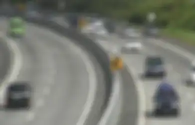 Ngerasa Lenggang hingga Terpancing Pacu Kecepatan di Luar Batas, Sosok Ini Ungkap Alasan Kenapa Banyak Pengemudi Suka Ngebut di Jalan Tol