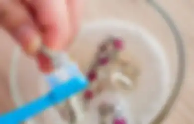 Cukup dengan Baking Soda, Perhiasan Emas Anda yang Menghitam Dapat Kembali Berkilauan, Simak Caranya Berikut Ini