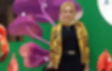 Putuskan Adopsi Anak Saat Usia Menua, Elly Sugigi Tak Kuasa Tahan Tangis Ungkap Alasannya Mengangkat Anak: Aku Belum Bisa Tenang..