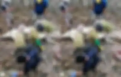 Geger Video Detik-detik Warga Bedah Perut Buaya, Isi di Dalamnya Buat Merinding, Ternyata Potongan Tubuh Bocah 14 Tahun yang Diterkamnya