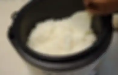 Jangan Sembarangan, Mengambil Nasi di Rice Cooker Nggak Boleh Pakai Sendok Jenis ini, Akibatnya Bisa Ancam Nyawa Seisi Rumah