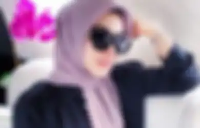 Bergaya Bak Lady Rocker, Syahrini Buat Netizen Menjerit Saat Pakai Sepatu Boots Kulit Seharga Motor, Intip Gayanya yang Mewah Namun Tetap Elegan