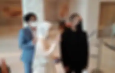 Nampak Serasi Saat Hadiri Resepsi Ria Ricis dan Teuku Ryan, Nissa Sabyan Kepergok Gandeng Ayus Hindari Awak Media, Berikut Potretnya