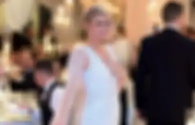 Makin Cantik Paripurna, Paris Hilton Kenakan 4 Gaun Mewah Ini di Resepsi Pernikahannya