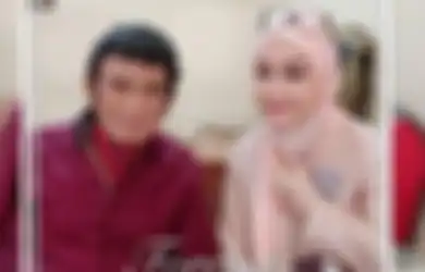 Parasnya Sebelas Duabelas Seperti Saat Muda, Inilah Sosok Ricca Rachim yang Tetap Setia Dampingi Rhoma Irama Meski Sudah 4 Kali Dipoligami, Tak Pernah Absen Bagikan Potret Mesra di Instagram