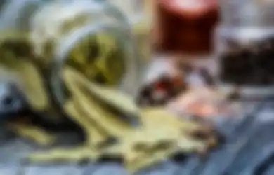 Air Rebusan Daun Salam Ternyata Dilarang untuk Orang-orang dengan Kondisi Kesehatan Seperti Ini