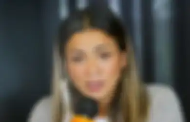 Menangis Pilu, Nirina Zubir Ceritakan Isi Buku Harian Mendiang Ibunda yang Jadi Petunjuk Awal Atas Kelakuan Busuk ART: Uang Aku Ada tapi pada Kemana ya...