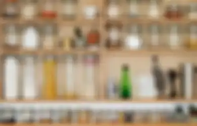 Ibu-ibu Mesti Tau Cara Simpan Peralatan Dapur yang Benar, Langsung Rapi Enggak Pusing Lagi!